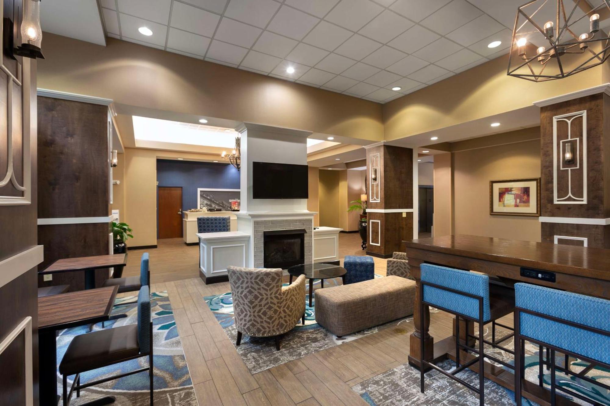 Hampton Inn Belmont At Montcross Kültér fotó