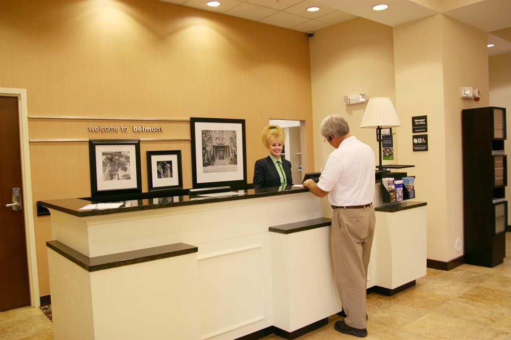Hampton Inn Belmont At Montcross Beltér fotó