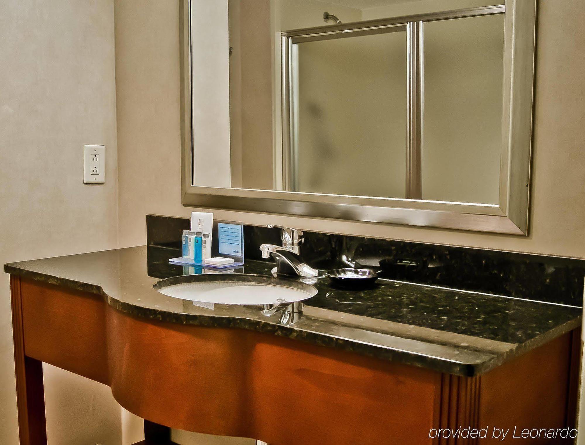 Hampton Inn Belmont At Montcross Kültér fotó