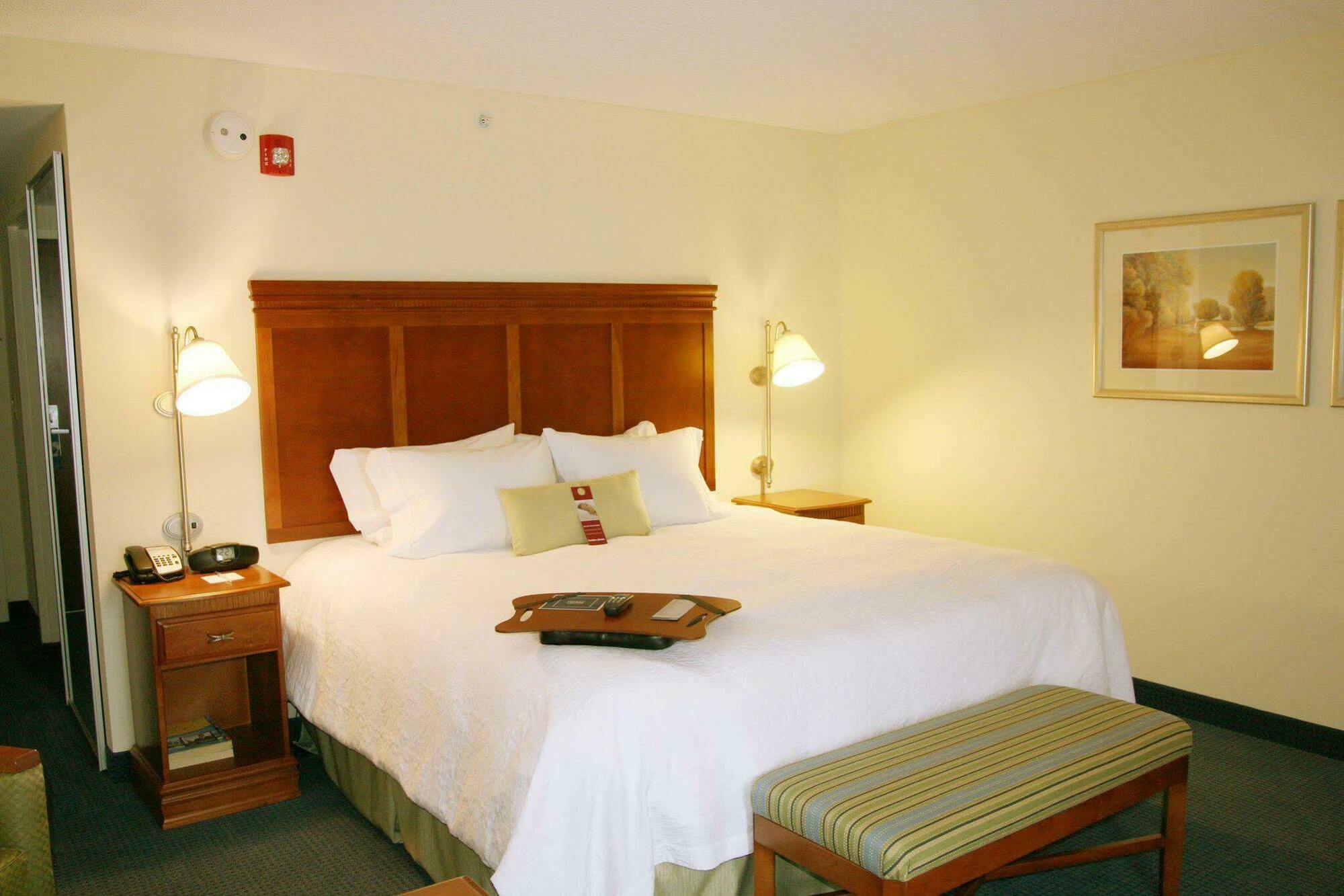 Hampton Inn Belmont At Montcross Kültér fotó